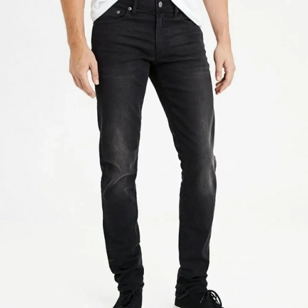 American Eagle slim taper black jeans sz 29x32